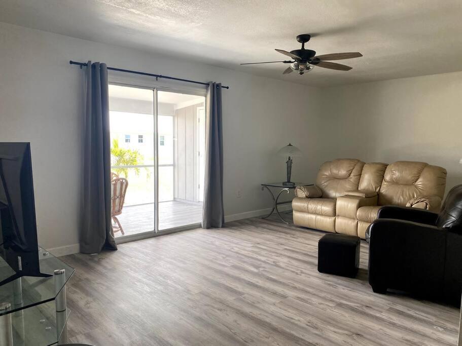 Beautiful Canal & Gulf Waterfront Holiday home Rotonda West